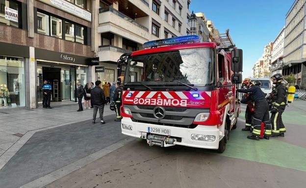 El incendio de un cuadro eléctrico en Sfera obliga a intervenir a Bomberos de León