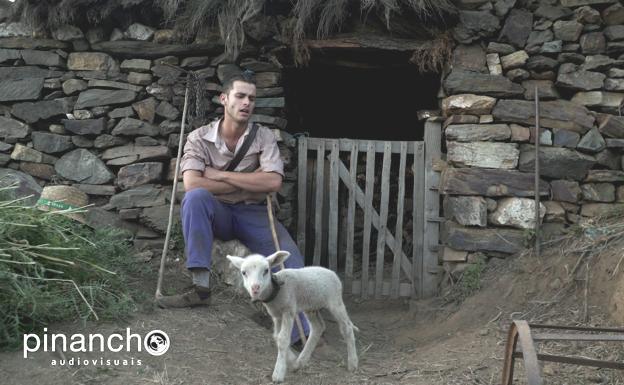 El Instituto Leonés de Cultura proyecta el documental 'El último de Arganeo', protagonizado por el joven pastor Edilberto Rodríguez
