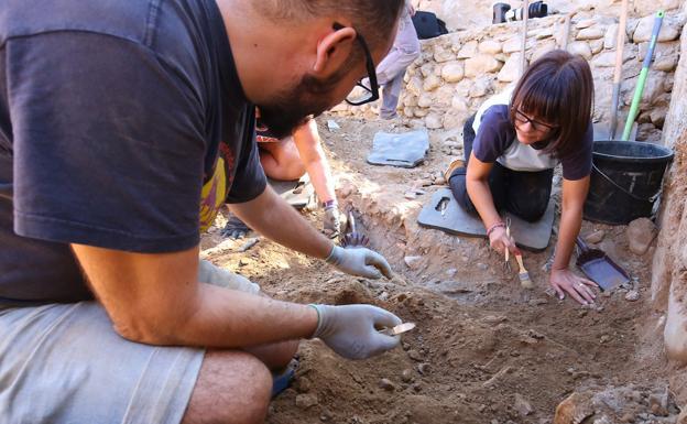 La ARMH pide un informe sobre los trámites que se les impusieron para exhumar los restos de diez personas en Villadangos del Páramo