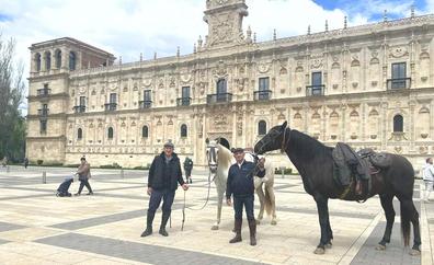 De León a Santiago a lomos de dos caballos