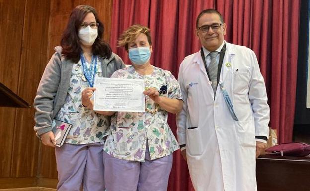 El Hospital de León premia la higiene de manos, que salva vidas
