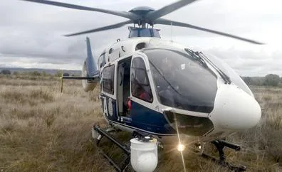 La Policía Nacional despliega drones y un helicópetero para localizar a un hombre desaparecido en el pantano de Luna