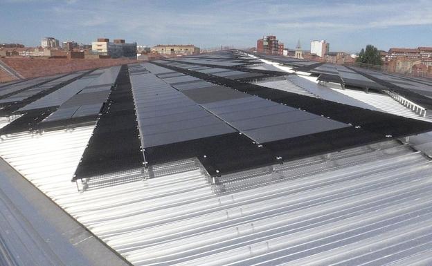 Los 4.000 paneles solares del Palacio de Exposiciones de León nunca han entrado en funcionamiento