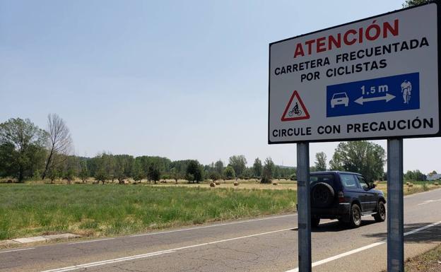 Fallece un ciclista de 70 años al colisionar con un tractor en Santibáñez del Bernesga