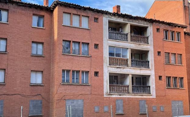 La Junta saca a licitación la rehabilitación de 28 viviendas para alquiler joven en Astorga y Valencia de Don Juan