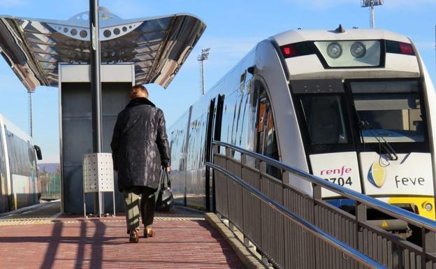 Silván denuncia que el PSOE renuncia al servicio ferroviario de Feve entre La Asunción y Padre Isla