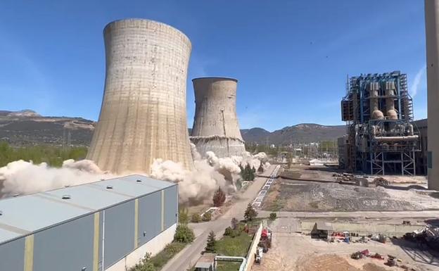 Una imagen inolvidable: la voladura a pie de torre