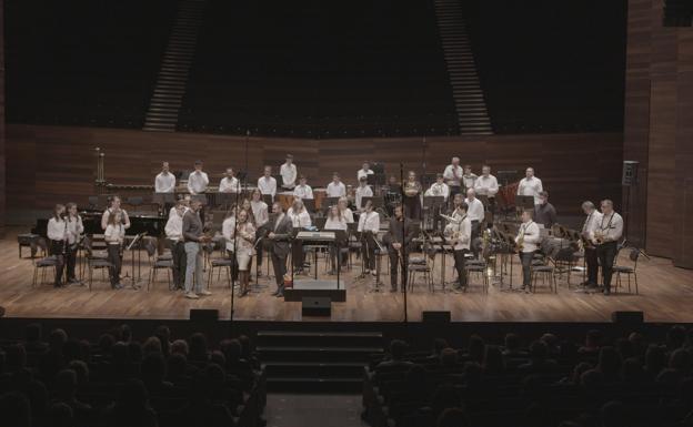 La Big Band homenajeó a Mª Paz Castrillo Redondo, directora de la Escuela de Música entre 2005 y 2015