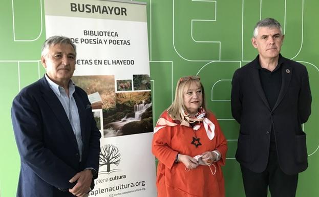 Una biblioteca de poesía y poetas permitirá disfrutar de la literatura a la sombra del Hayedo de Busmayor