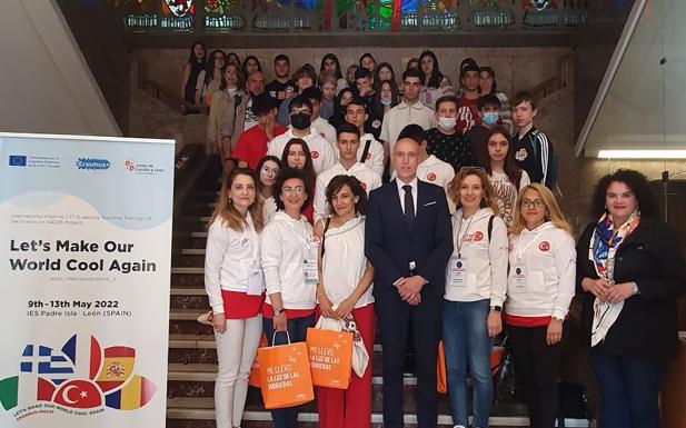 El Ayuntamiento de León recibe a unatreintena de estudiantes de Erasmus