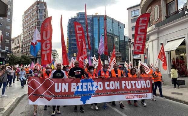 El Bierzo sale a la calle para reivindicar un futuro digno