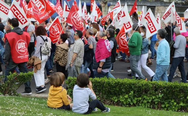 Los empresarios reivindican «mejoras» en una manifestación que «no va contra nadie»