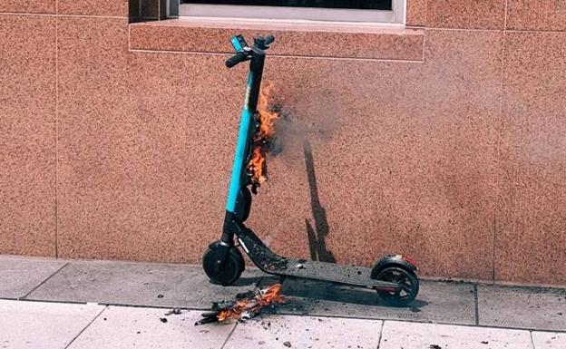 Por qué se puede incendiar un patinete eléctrico y cómo evitarlo