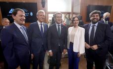 Mañueco asegura que trabajará «codo con codo» con Alfonso Rueda en los proyectos comunes con Galicia