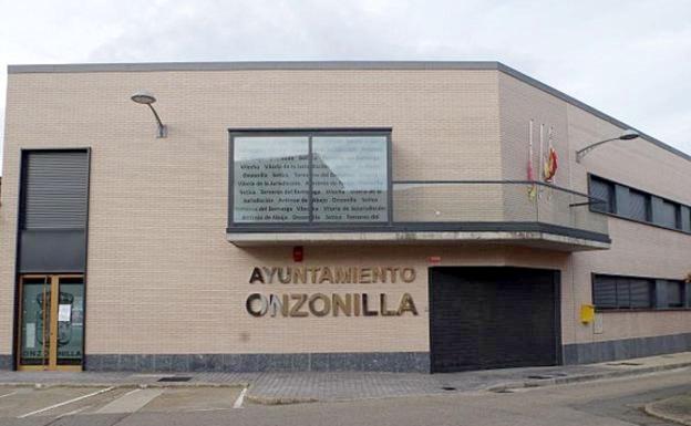 La Guardia Civil interroga al alguacil de Onzonilla tras suplantar al alcalde en un documento
