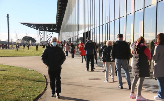 La incidencia de covid en mayores de 60 años cae a riesgo medio en León