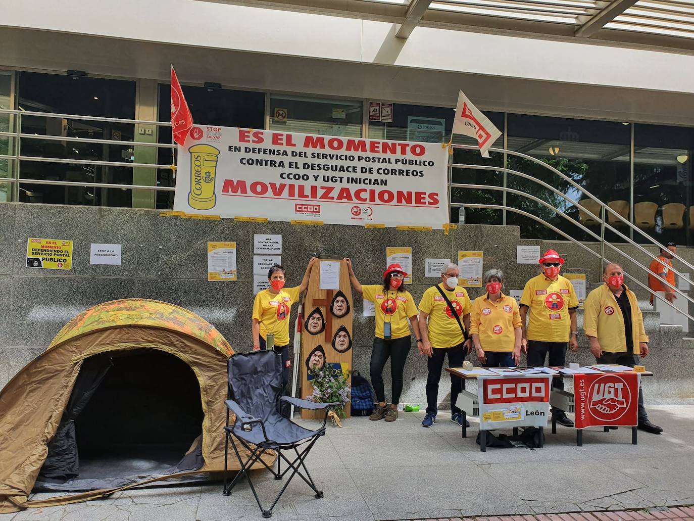 Protesta en Correos