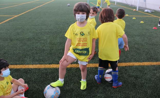 Regresa el Campus de Fútbol de Verano de la mano del CD La Virgen y el Ayuntamiento de Valverde de la Virgen