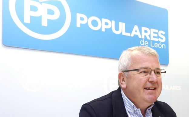 IU denuncia que el Hospital de León se está convirtiendo «en una agencia de colocaciones del PP»