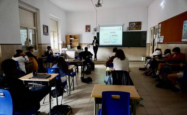 El Colegio Marista San José acoge un taller de ciencia ciudadana y despoblación