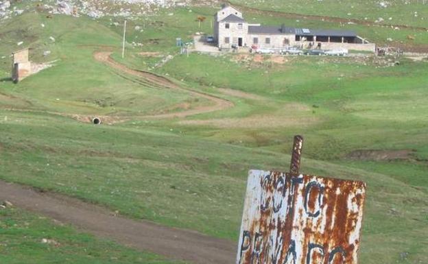 La Junta sigue estudiando la vía expropiatoria para puerto de Pinos pero Carriedo recuerda el reconocimiento constitucional del derecho a la propiedad