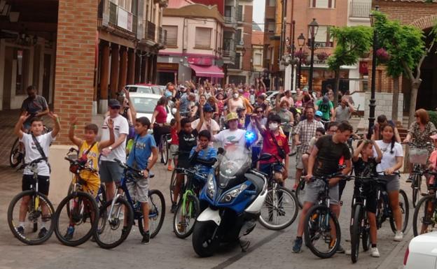 Más de 150 personas disfrutan del Día de la Bici en Santa María del Páramo