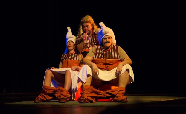 La Universidad Feminista aborda con humor en la obra 'Las que limpian' la problemática de 'las kellys'