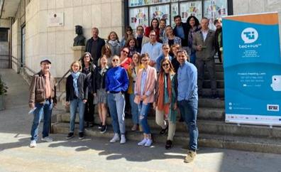 Profesores europeos se forman en el IES Juan del Enzina
