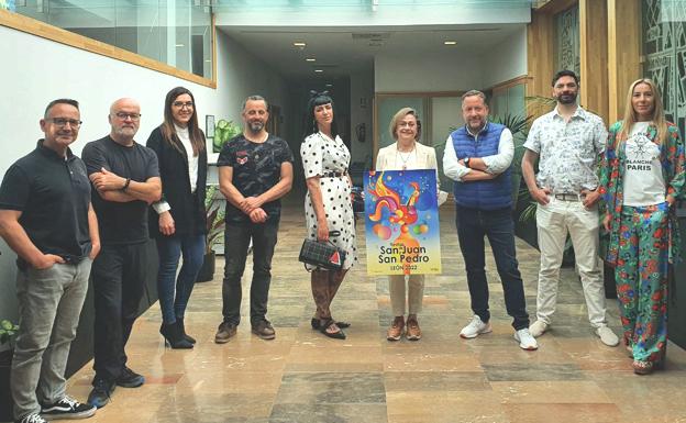 Abel Rocha, ganador del concurso del cartel de las fiestas de San Juan y San Pedro de León