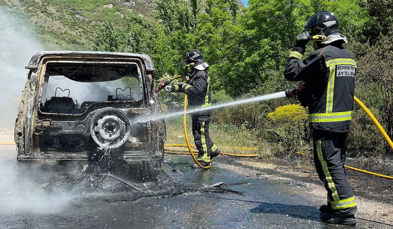 Arde un coche en la Nacional 630