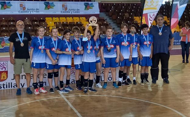 Maristas San José, campeón infantil masculino de voleibol de escuelas