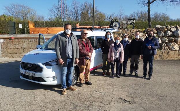 La Diputación dota de una nueva furgoneta al servicio de Desarrollo Rural