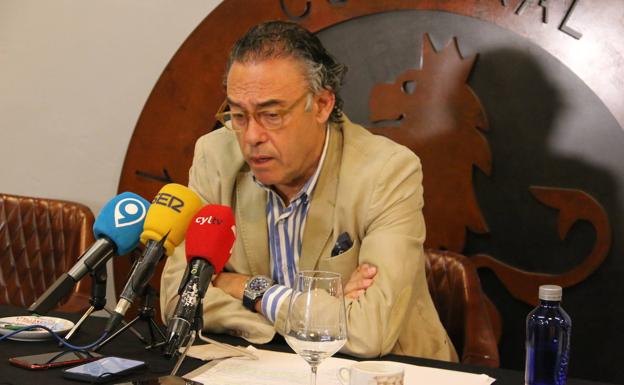 El director deportivo y el entrenador están «a punto de llegar» con el objetivo de «pelear el playoff»