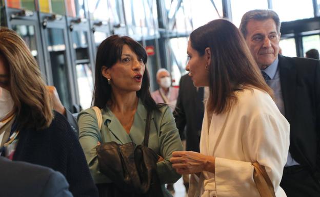 El Gobierno invertirá más de 1.200 millones y hará reformas legislativas para apoyar los regadíos sostenibles «con ambición ambiental y digital»