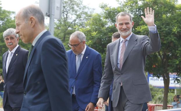 Felipe VI también se 'viste' del centenario de la Deportiva