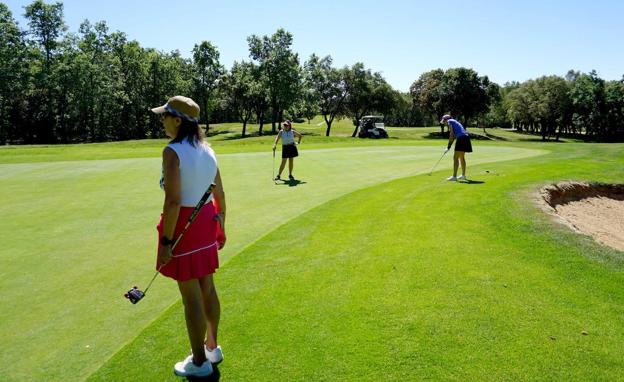 María Jesús Viejo y Juan Luis Gago vencen en el Torneo de Golf Ceranor 25 Aniversario