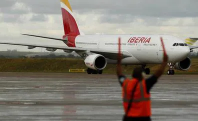 Iberia estrena el primer vuelo de largo recorrido impulsado por biocombustible de residuos