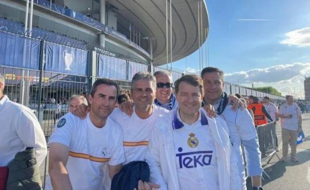 IU se suma a la petición de explicaciones a Mañueco sobre el viaje a París para ver la final de la Champions