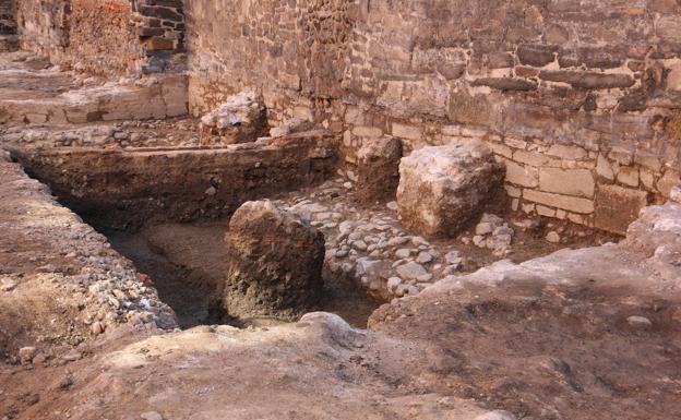 Cs León pide la reconstrucción de los cubos de la calle Carreras conforme a criterios patrimoniales e históricos