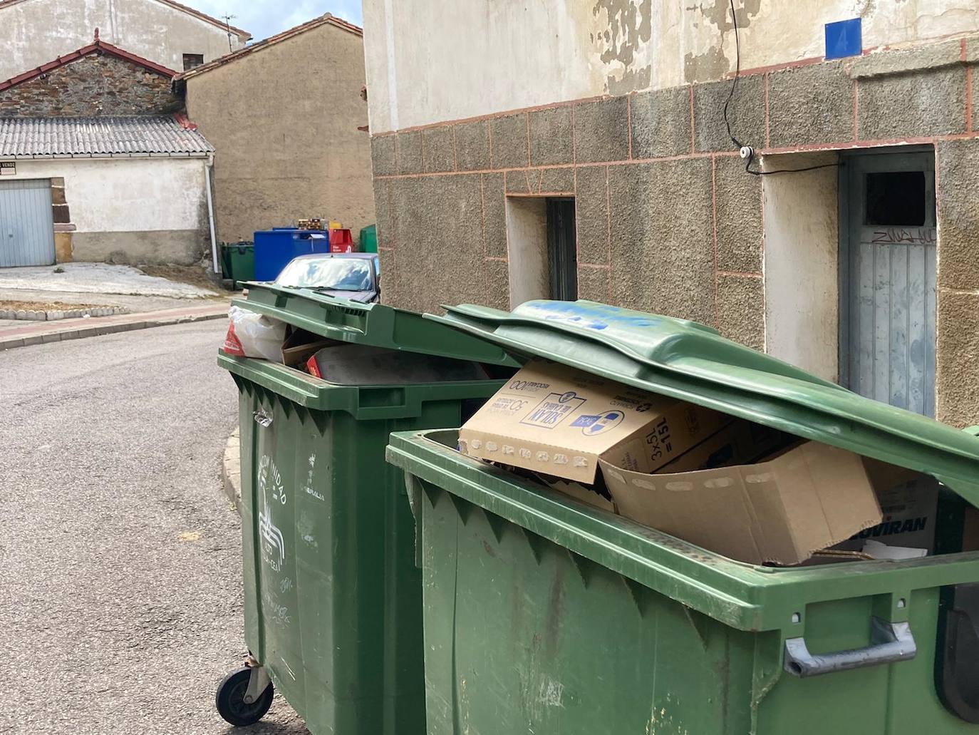 Mal estado de los contenedores en Sabero