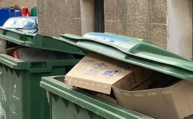 Vecinos de Sabero denuncian el «lamentable» estado de los contenedores de la localidad