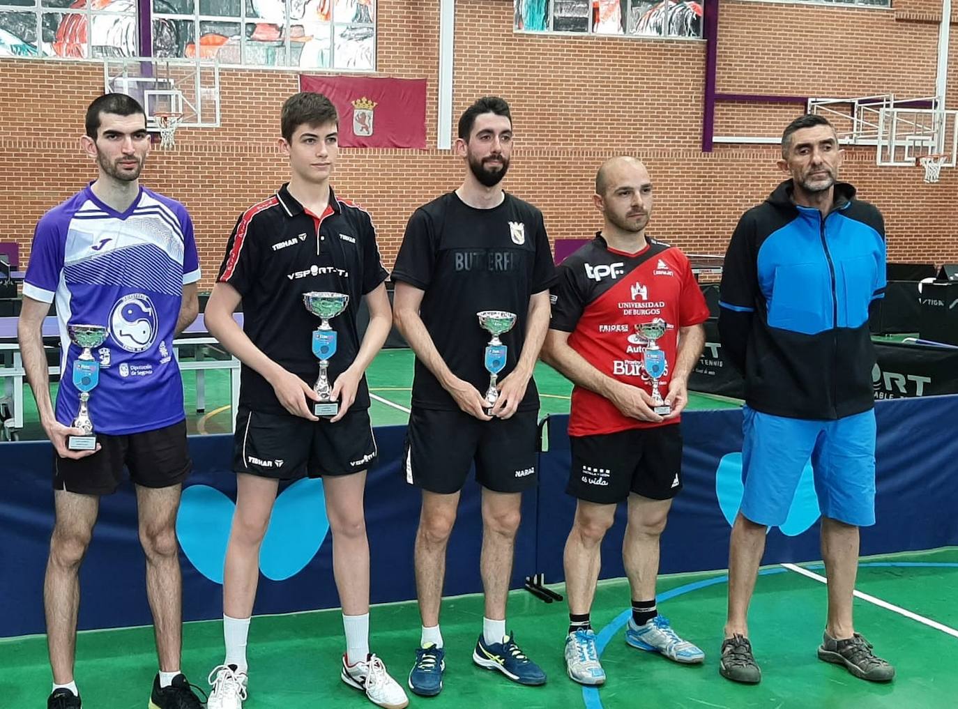 Valencia de Don Juan se divierte con el tenis de mesa