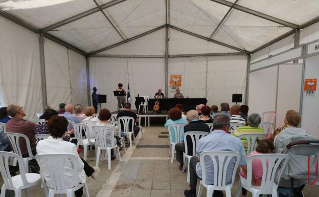 La XVIII Feria del Libro de La Bañeza se cerró con la participación como gran aval