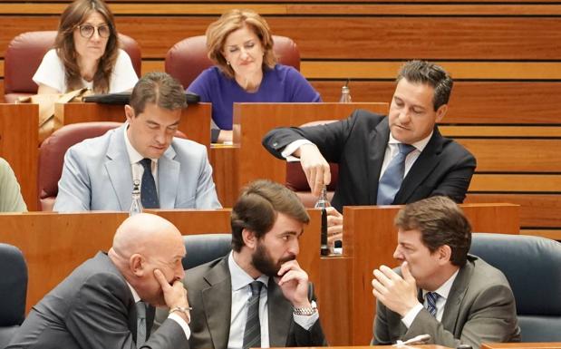 El PP salva a Gallardo de la reprobación, pedida por toda la oposición por «falta de respeto»