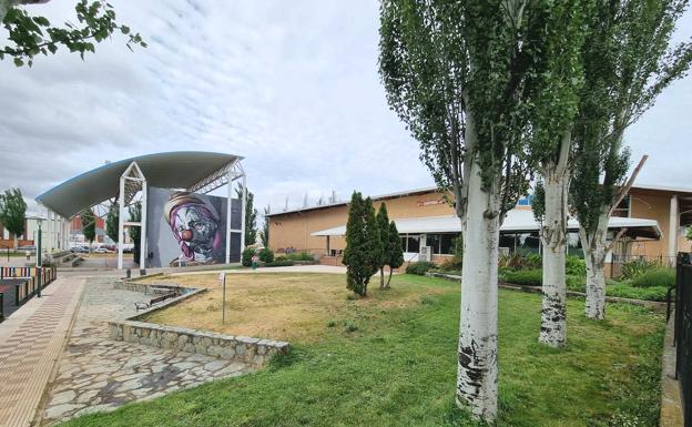 El Ayuntamiento de Villaquilambre denuncia que el Polideportivo de Navatejera ha retrasado su apertura debido a una deuda generada por la Junta Vecinal de más de 40.000 euros