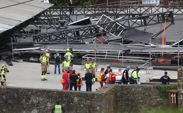 Cuatro trabajadores heridos, uno de ellos grave, al caer un escenario en Santiago