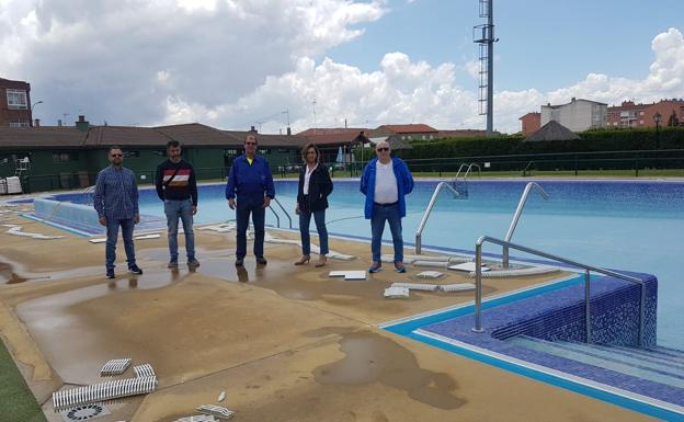 Santa María del Páramo pone a punto sus piscinas municipales para abrir la temporada el 17 de junio