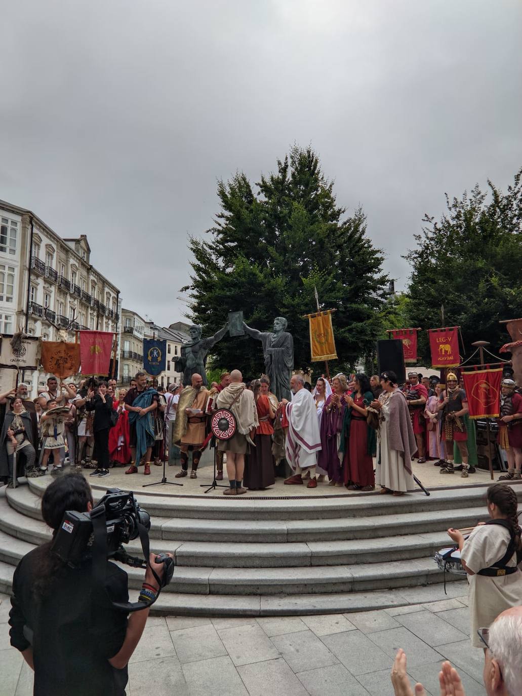 Astures y Romanos de Astorga visitan el Arde Lucus en Lugo