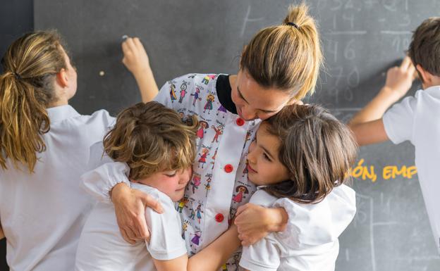 Castilla y León, la segunda comunidad que más dinero destina en los regalos al profesorado este fin de curso