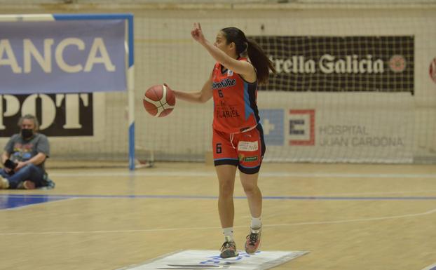 Embutidos Pajariel Bembibre vuelve a confiar en el rendimiento de Helena López